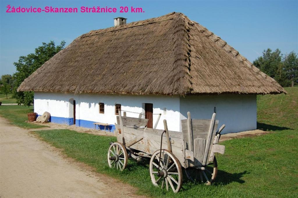Cyklo ubytování a vinný sklep Žádovice Esterno foto